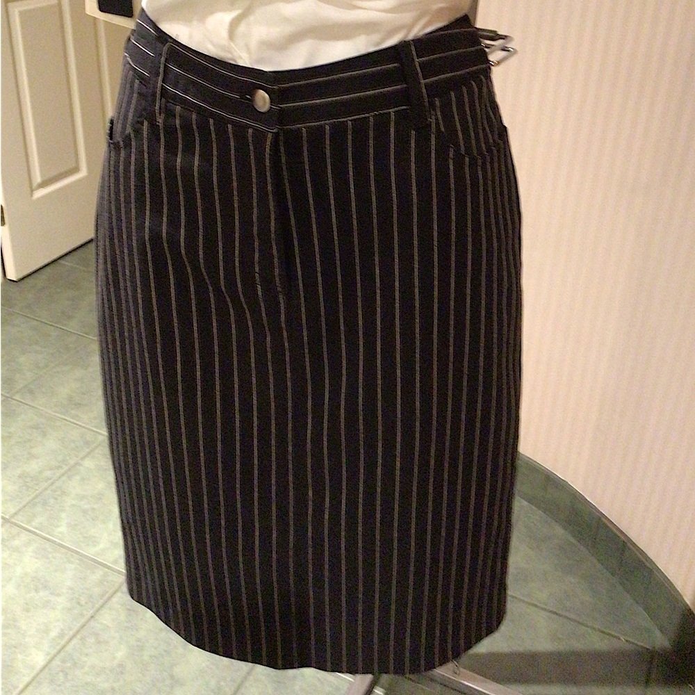 💕Host Pick💕NWT black and white striped pencil skirt